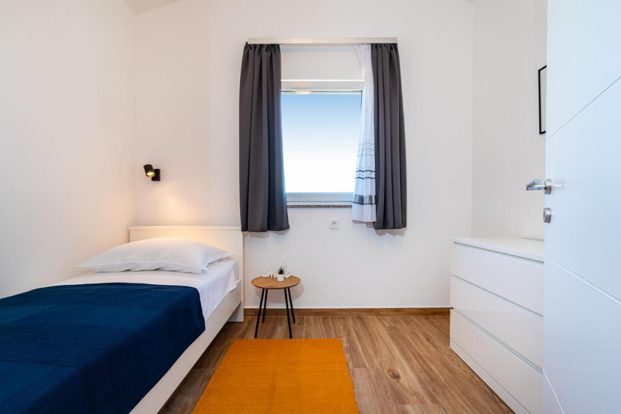 La Apartment *